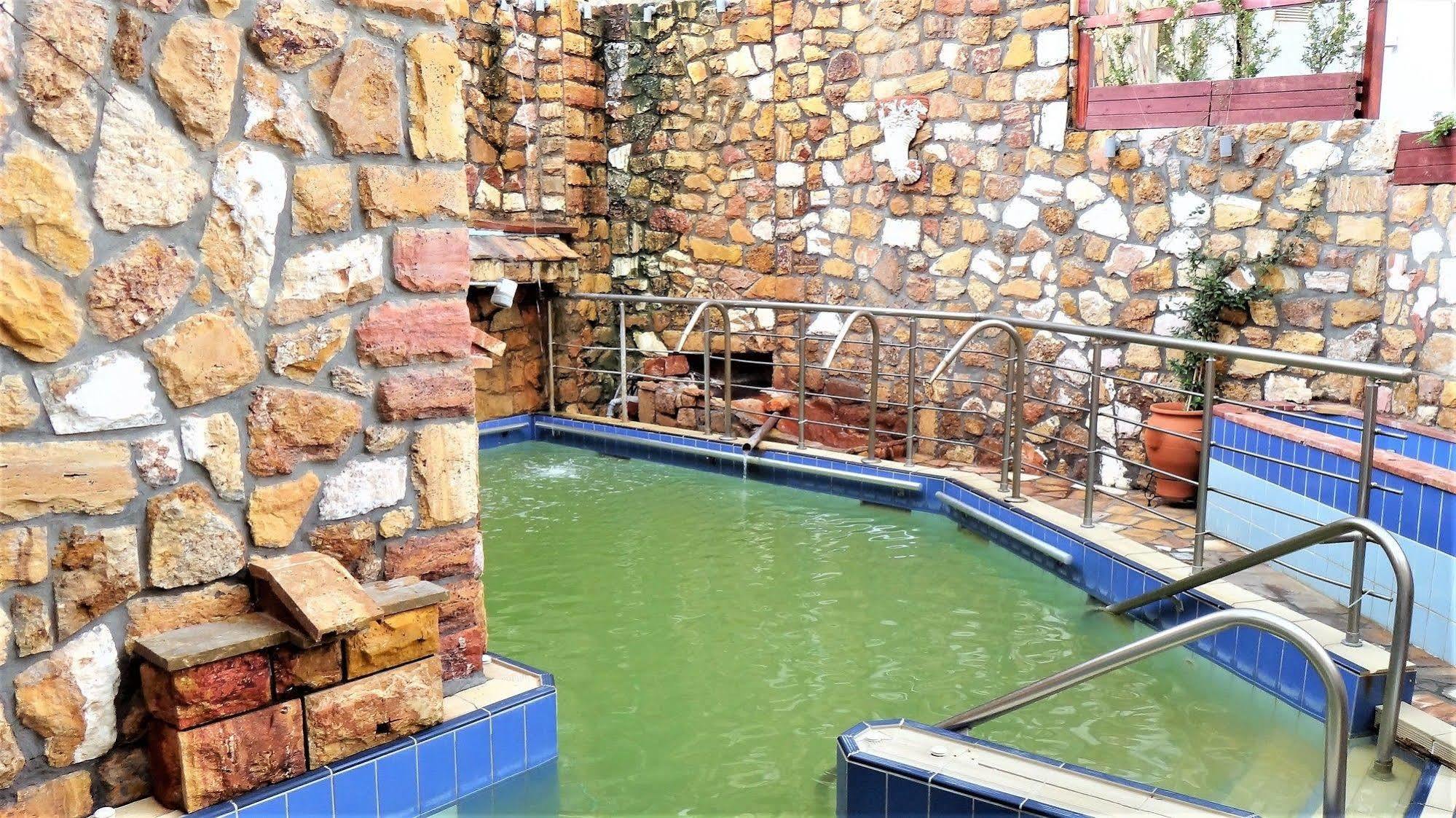 9 Queens Spa Hotel Loutra Edipsou  Extérieur photo